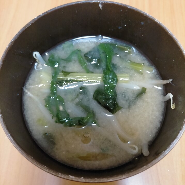 春菊ともやしと小松菜の味噌汁